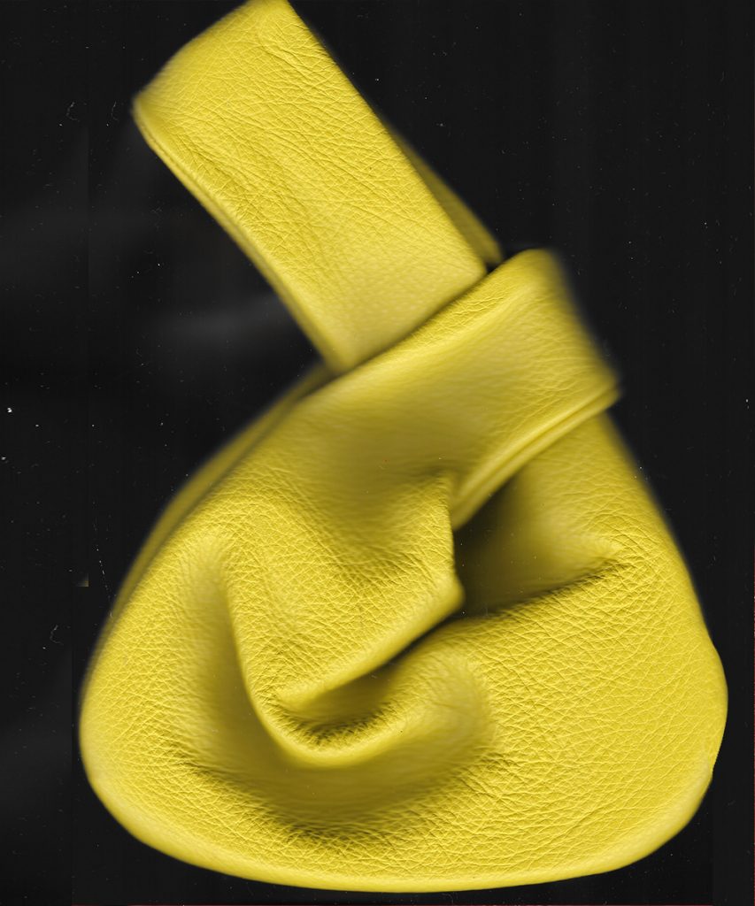 Product image of yellow bolsiño